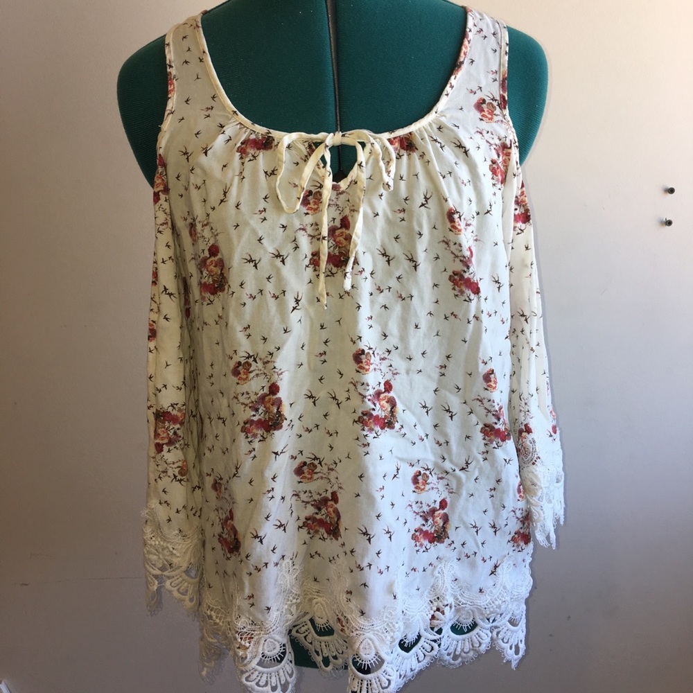 Long sleeve floral shoulder cut-out top
